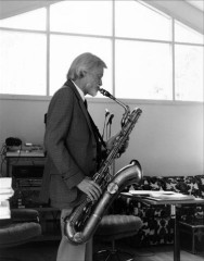 Gerry Playing in his studio 1988 - photo by Don Heiny