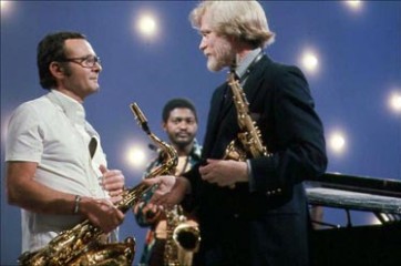 Gerry Mulligan Talking with Stan Getz 1976 Germany.  Concert Tour “All Stars Jazz Gala” Photo by Franca R. Mulligan 